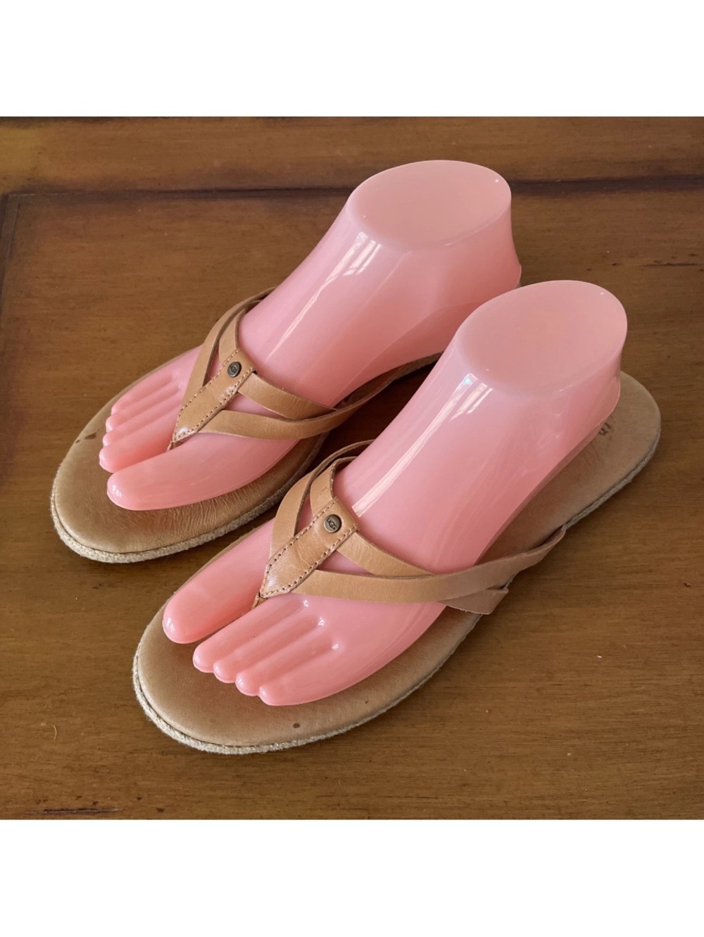 UGG Australia Annice Tan Leather Flip Flop Sandals with Espadrille Detail SZ 9